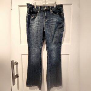 Levi's mid-rise bootcut Size 10s 30x30
